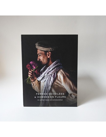 Femmes dévoilées et Hommes en fleurs