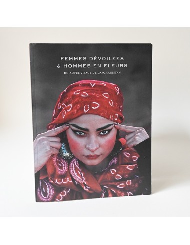 Femmes dévoilées et Hommes en fleurs